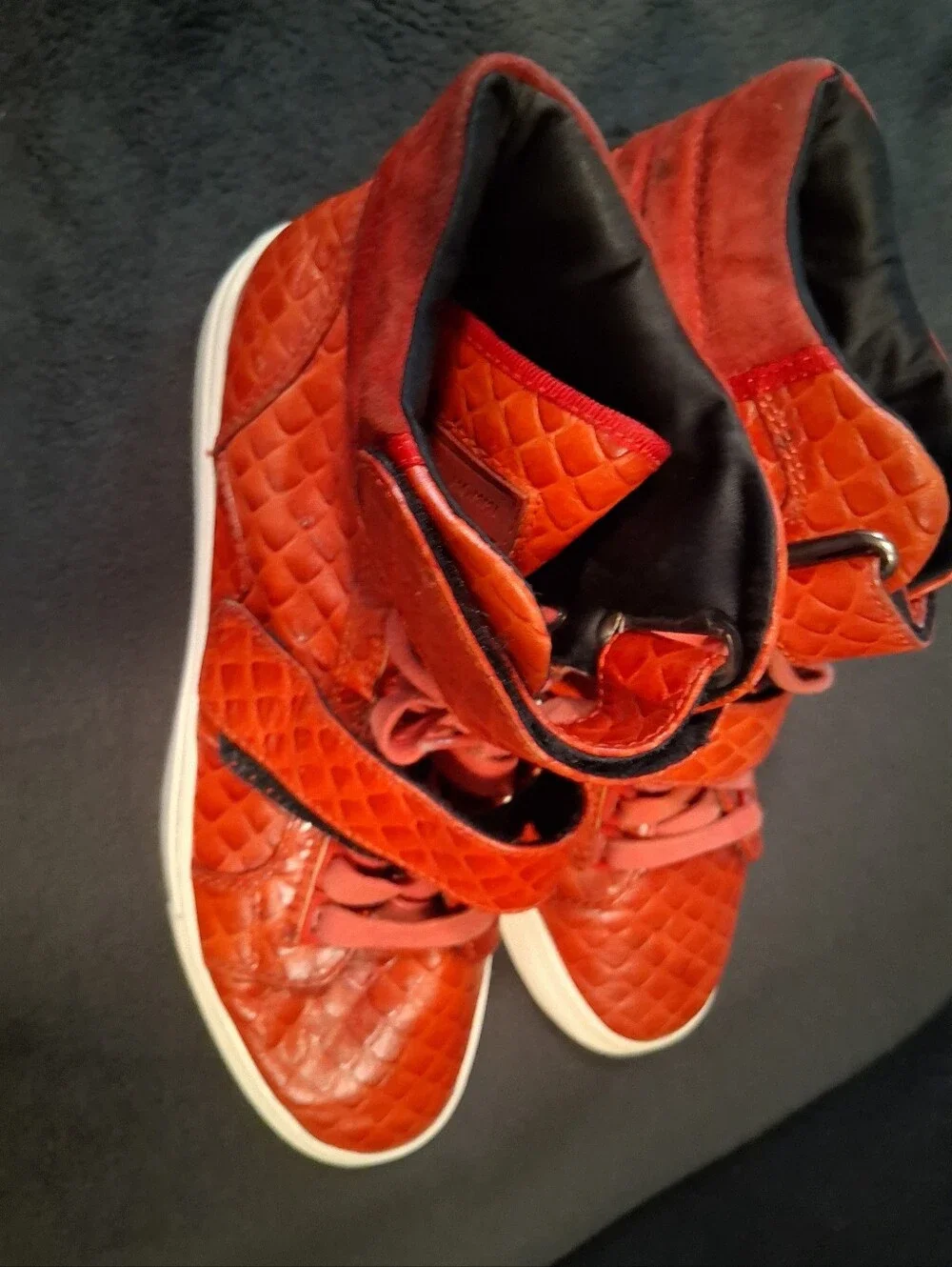 Android Homme High-Top Sneakers in Red with Textured Scale Pattern